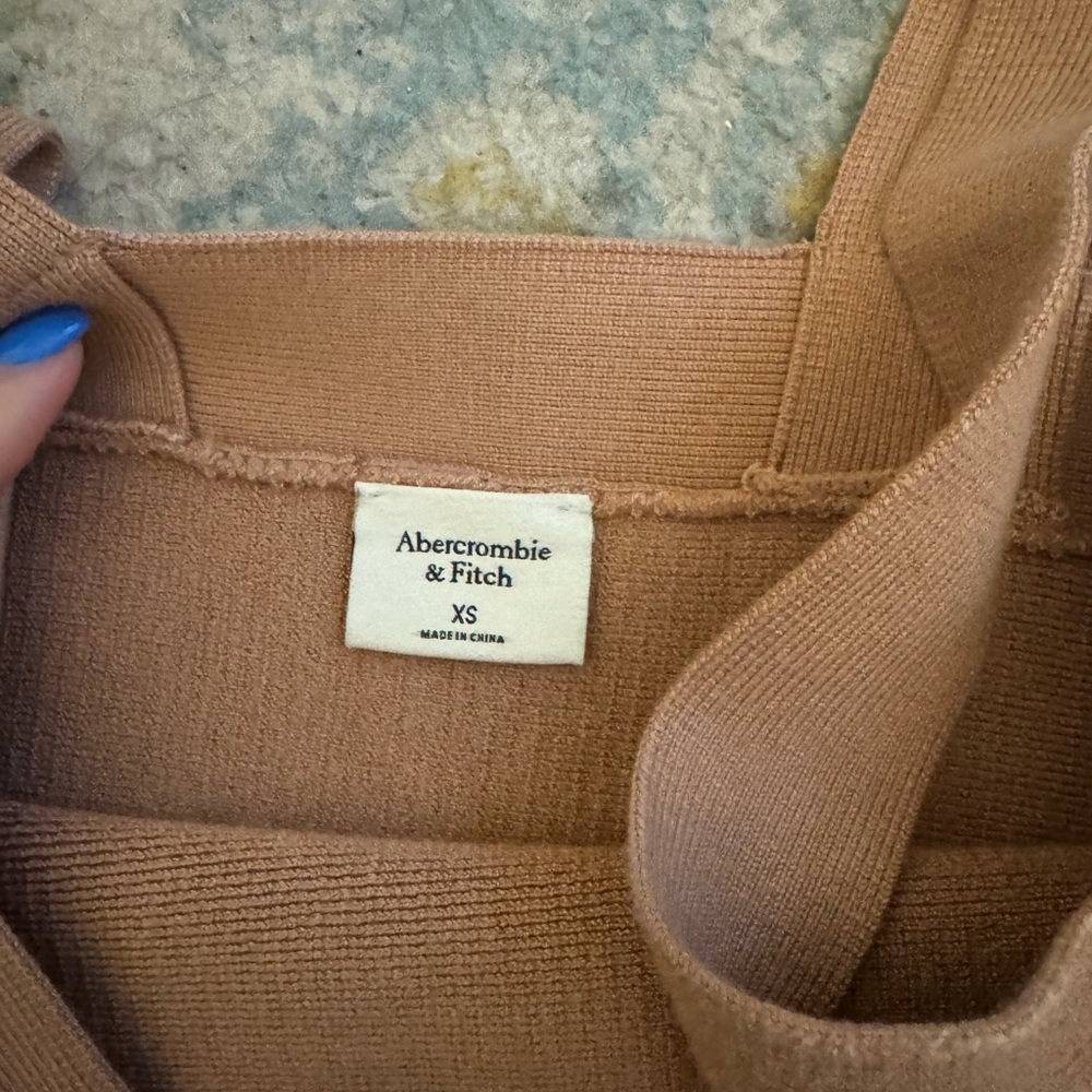 Abercrombie Ribbed Square-Neck Knit Tank Top - Picture 2 of 2